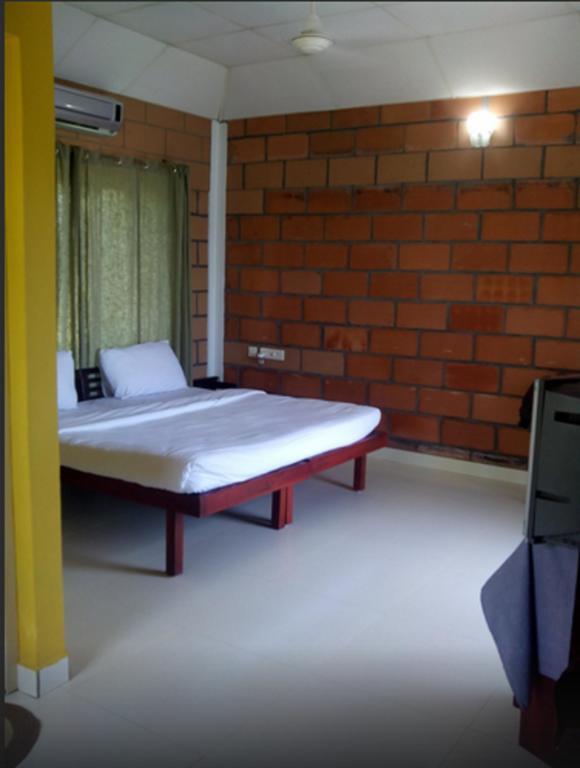 Riverine Resort Alappuzha Esterno foto